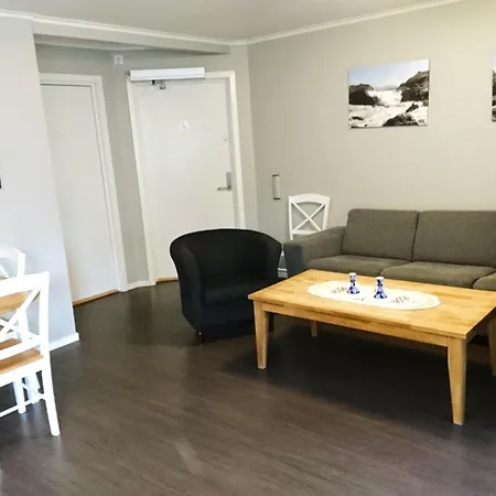 Fjordly Ungdomssenter * Bryggja