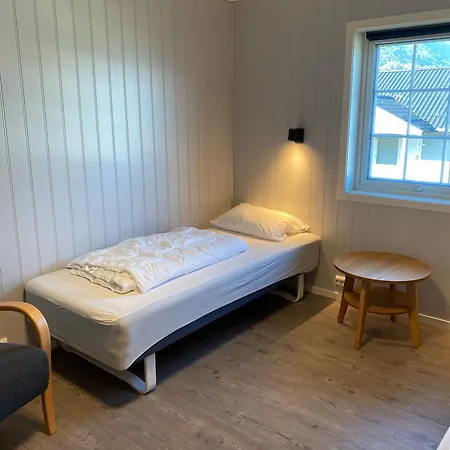 Fjordly Ungdomssenter * Bryggja