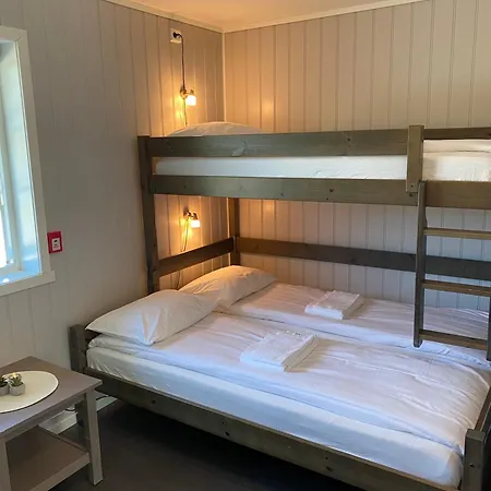 Fjordly Ungdomssenter Vandrerhjem Bryggja
