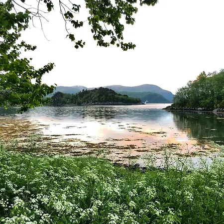 Fjordly Ungdomssenter * Bryggja