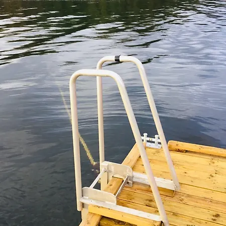 Fjordly Ungdomssenter * Bryggja