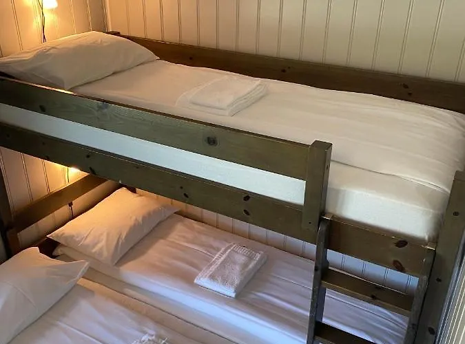 Fjordly Ungdomssenter Hostal *