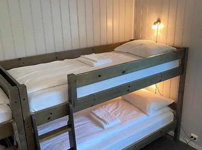 Fjordly Ungdomssenter * Bryggja