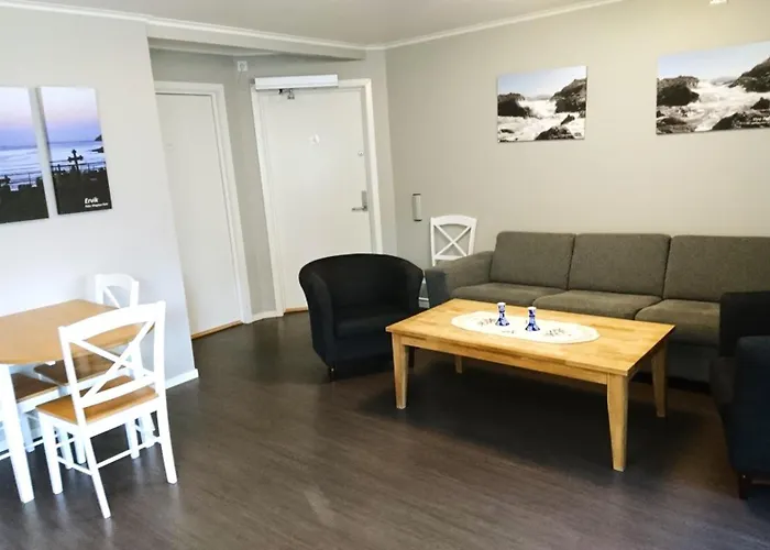 Fjordly Ungdomssenter * Bryggja