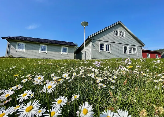 Fjordly Ungdomssenter Hostal *
