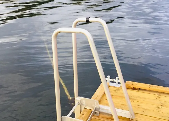 Fjordly Ungdomssenter * Bryggja