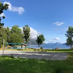 호스텔 Fjordly Ungdomssenter *
